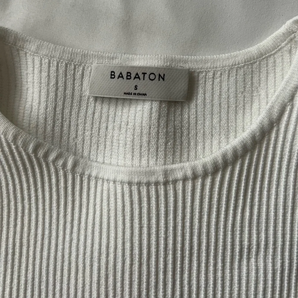 Aritzia Ribbed Tank - Picture 3 of 7